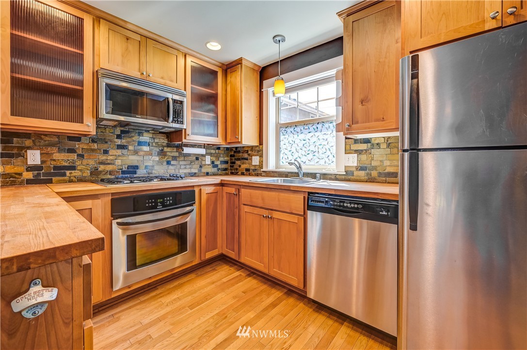 3623 36th Avenue South Seattle, WA 98144 - Photo 2 of 15