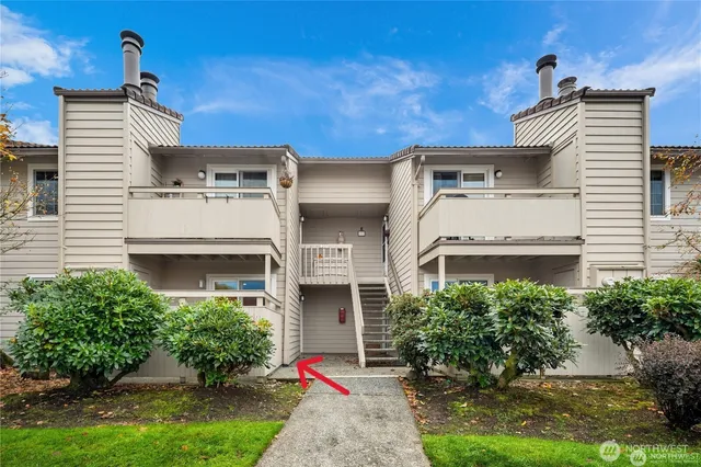 $379,950 | 14200 Northeast 171st Street, Unit E105, Woodinville, WA 98072