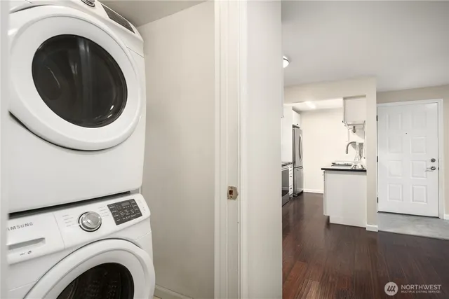 $379,950 | 14200 Northeast 171st Street, Unit E105, Woodinville, WA 98072