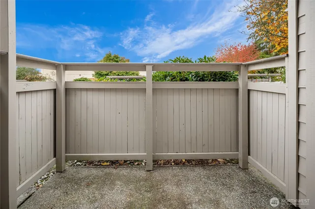 $379,950 | 14200 Northeast 171st Street, Unit E105, Woodinville, WA 98072