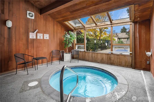 $379,950 | 14200 Northeast 171st Street, Unit E105, Woodinville, WA 98072