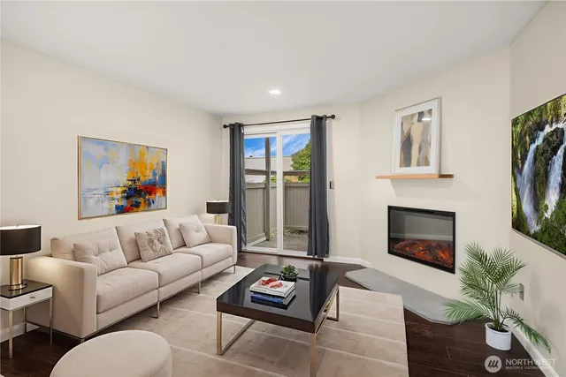 $379,950 | 14200 Northeast 171st Street, Unit E105, Woodinville, WA 98072