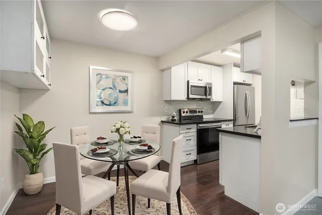 $379,950 | 14200 Northeast 171st Street, Unit E105, Woodinville, WA 98072