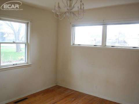 2919 Miller Road Flint, MI 48503 - Photo 12 of 20 20437557-11.JPG