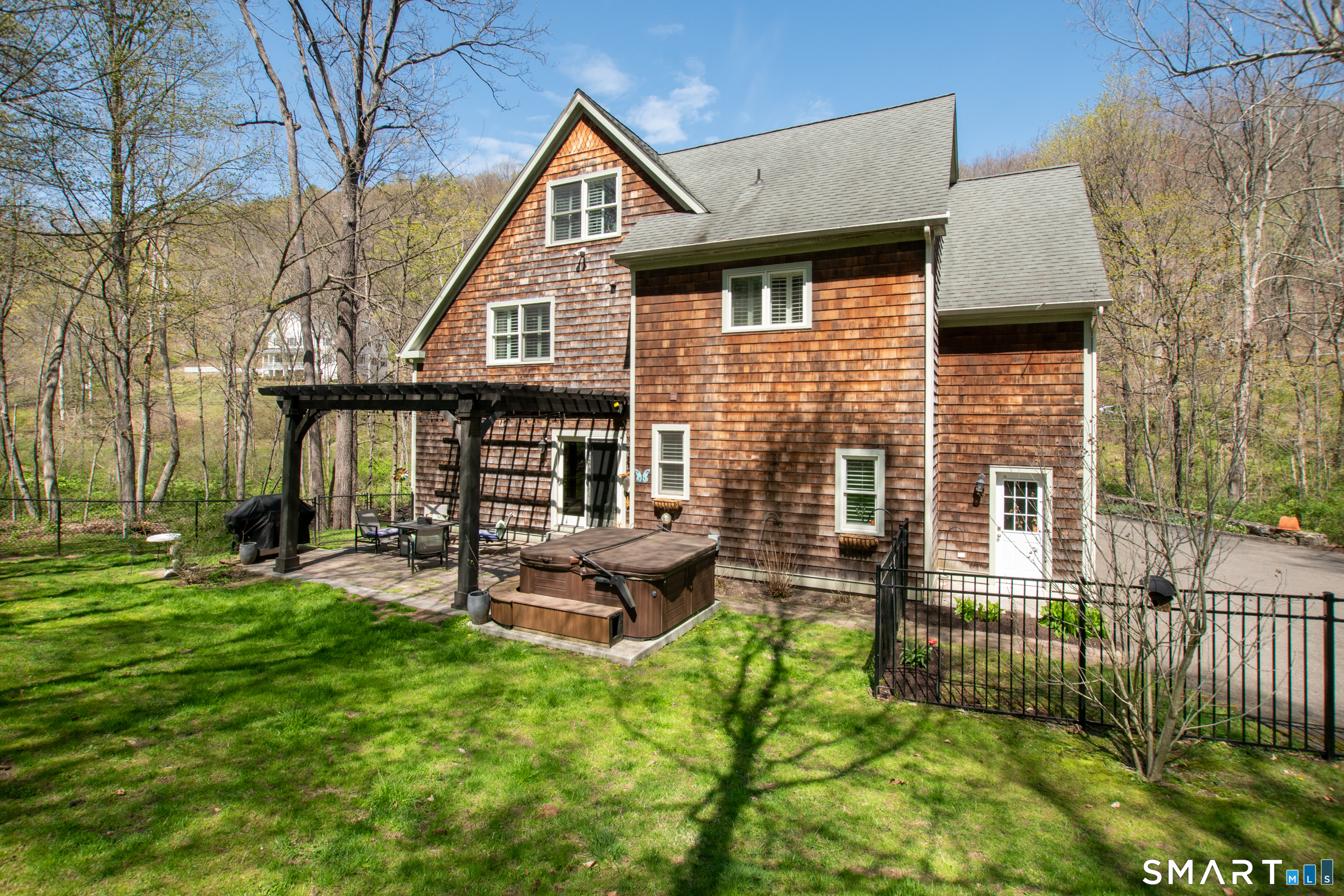88 Ledges Road Ridgefield, CT 06877 - Photo 5 of 37