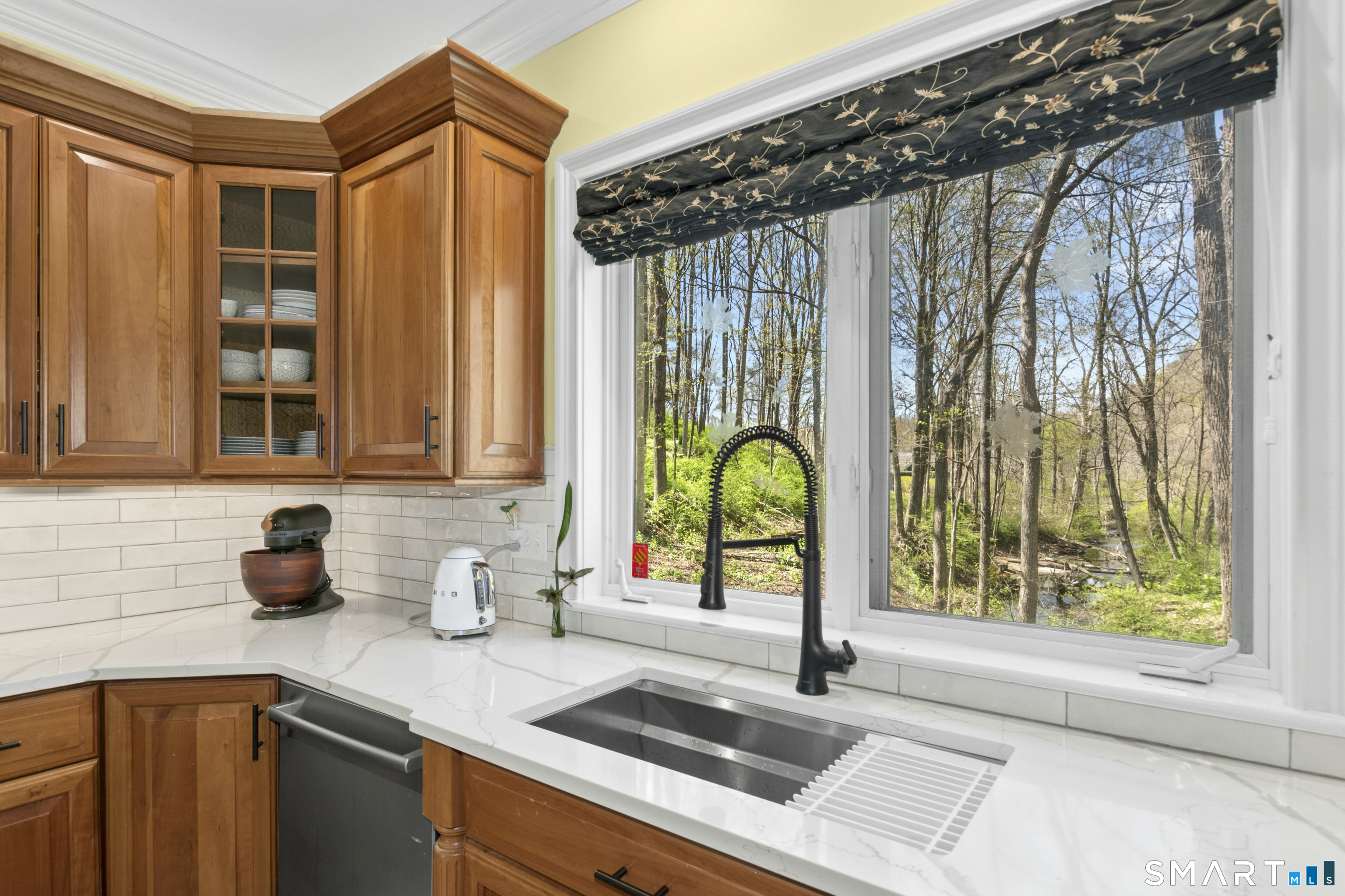 88 Ledges Road Ridgefield, CT 06877 - Photo 8 of 37
