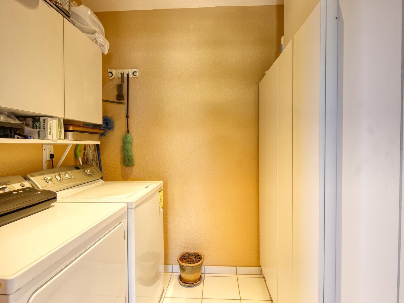 23760 El Rancho Drive Tehachapi, CA 93561 - Photo 19 of 40 a bathroom with a sink and a mirror