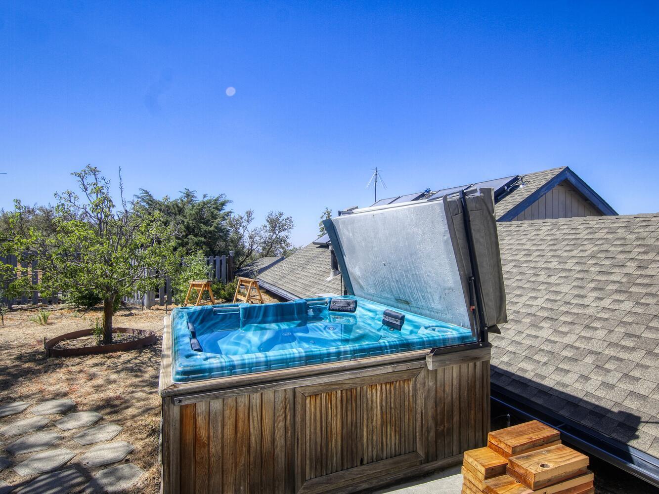 23760 El Rancho Drive Tehachapi, CA 93561 - Photo 31 of 40 a view of a back yard of the house