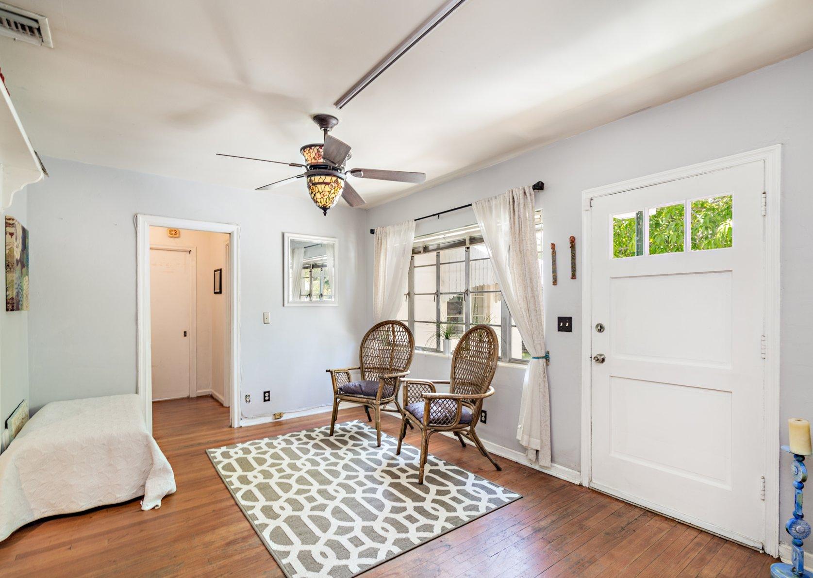 726 Sunset Road West Palm Beach, FL 33401 - Photo 13 of 25 Family Room