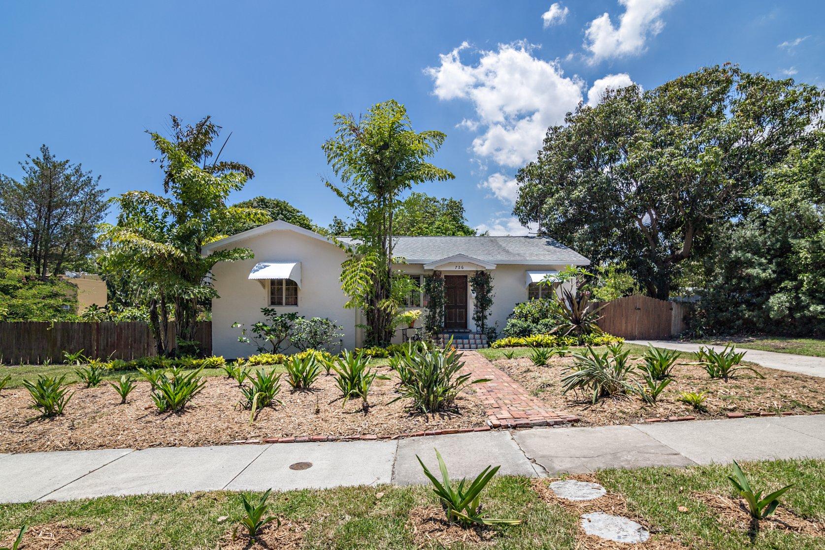 726 Sunset Road West Palm Beach, FL 33401 - Photo 3 of 25 Front