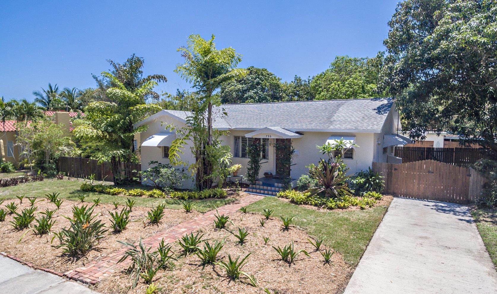 726 Sunset Road West Palm Beach, FL 33401 - Photo 4 of 25 Front