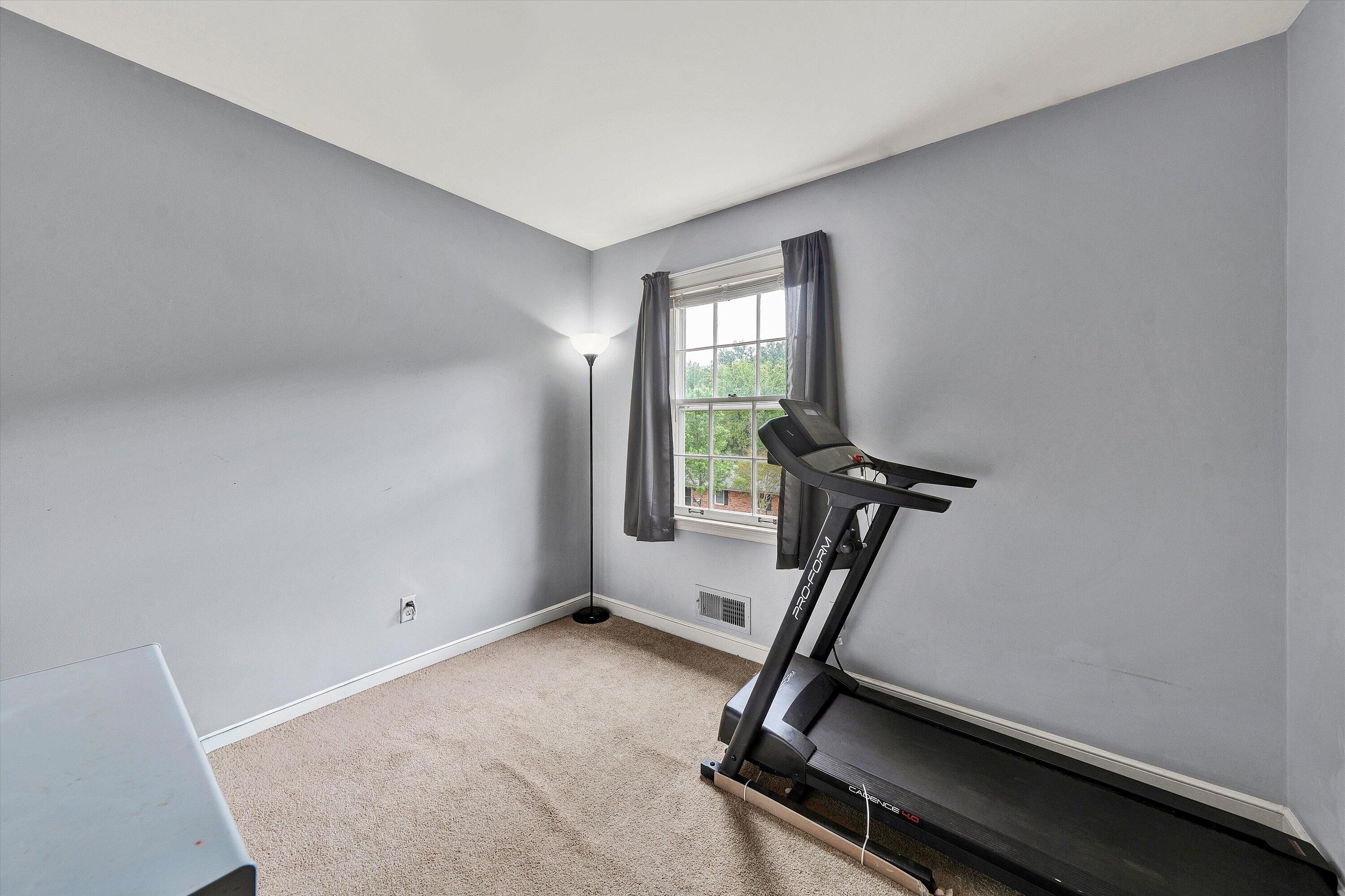 3323 Longhorn Road Roanoke, VA 24018 - Photo 18 of 24 21-DSC00105