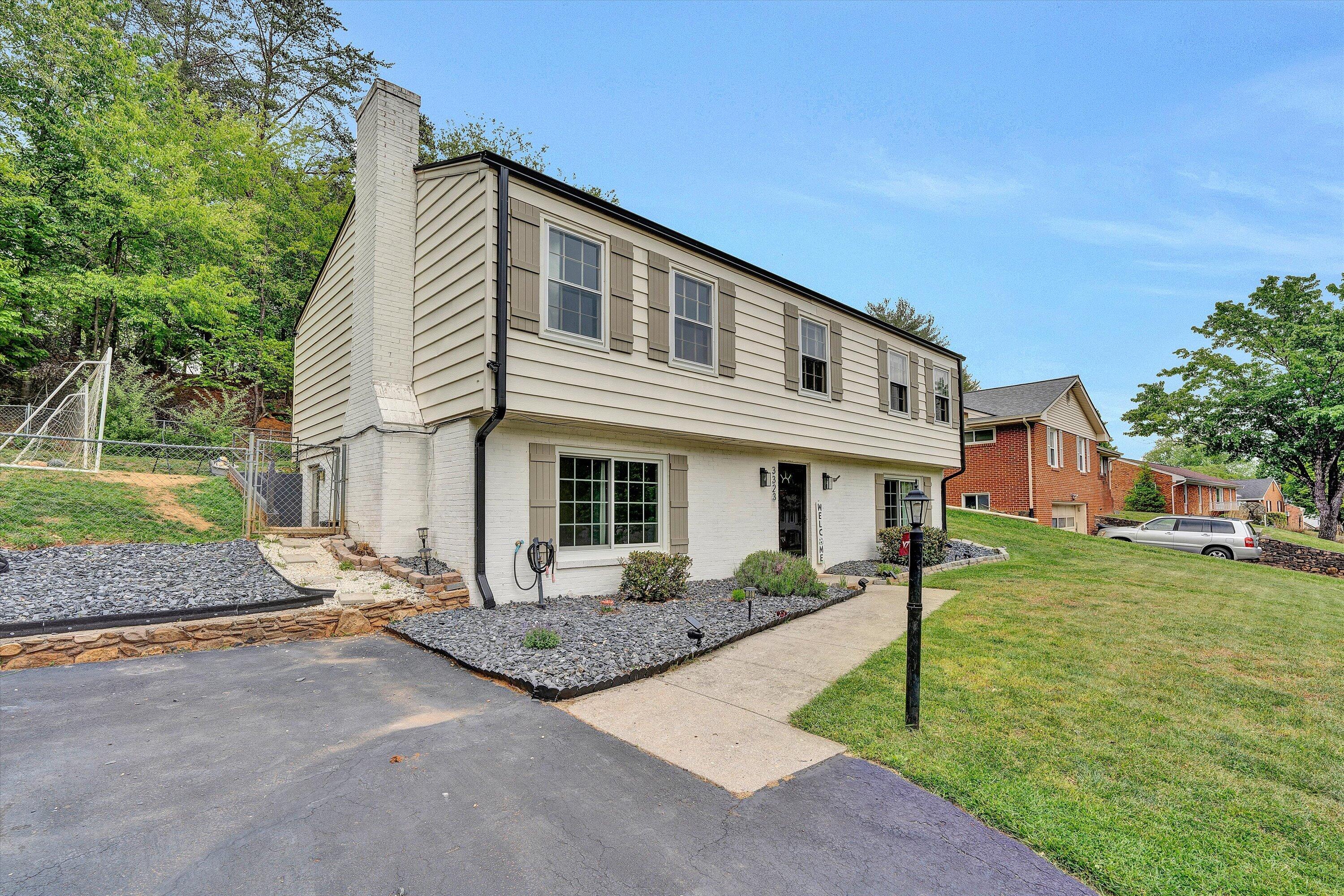 3323 Longhorn Road Roanoke, VA 24018 - Photo 2 of 24 03-DSC00132