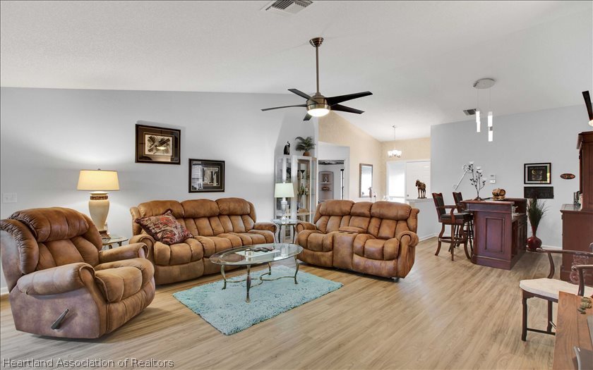 3901 Divot Road Sebring, FL 33872 - Photo 6 of 24 Gallery Image 6