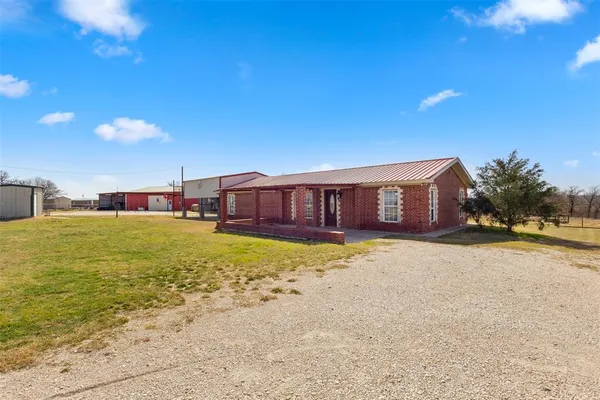 $570,000 | 1219 County Road 3550, Paradise, TX 76073