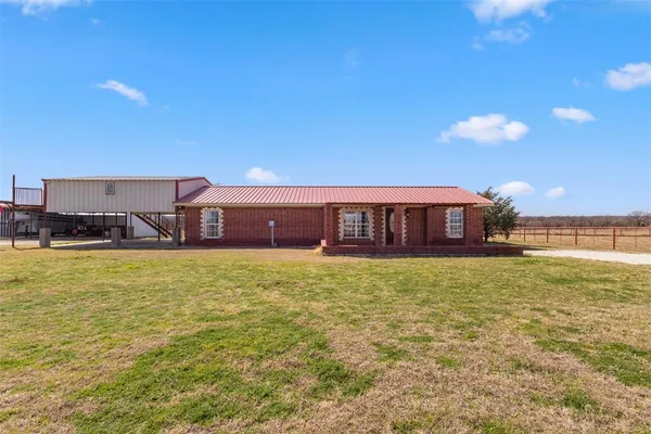 $570,000 | 1219 County Road 3550, Paradise, TX 76073