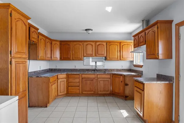 $570,000 | 1219 County Road 3550, Paradise, TX 76073