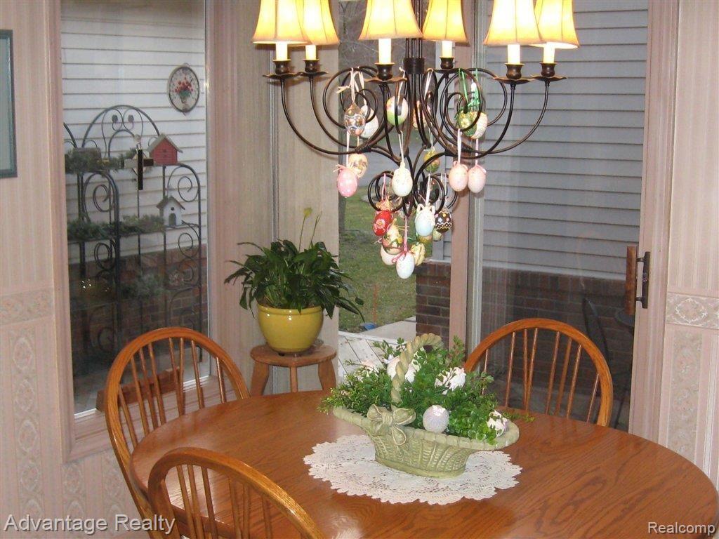 70290 White Tail Lane Romeo, MI 48065 - Photo 11 of 25 Breakfast Nook.JPG
