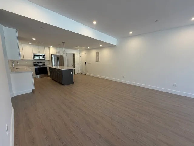 $3,500 | 1060 Main Street, Unit 306, Millis, MA 02054