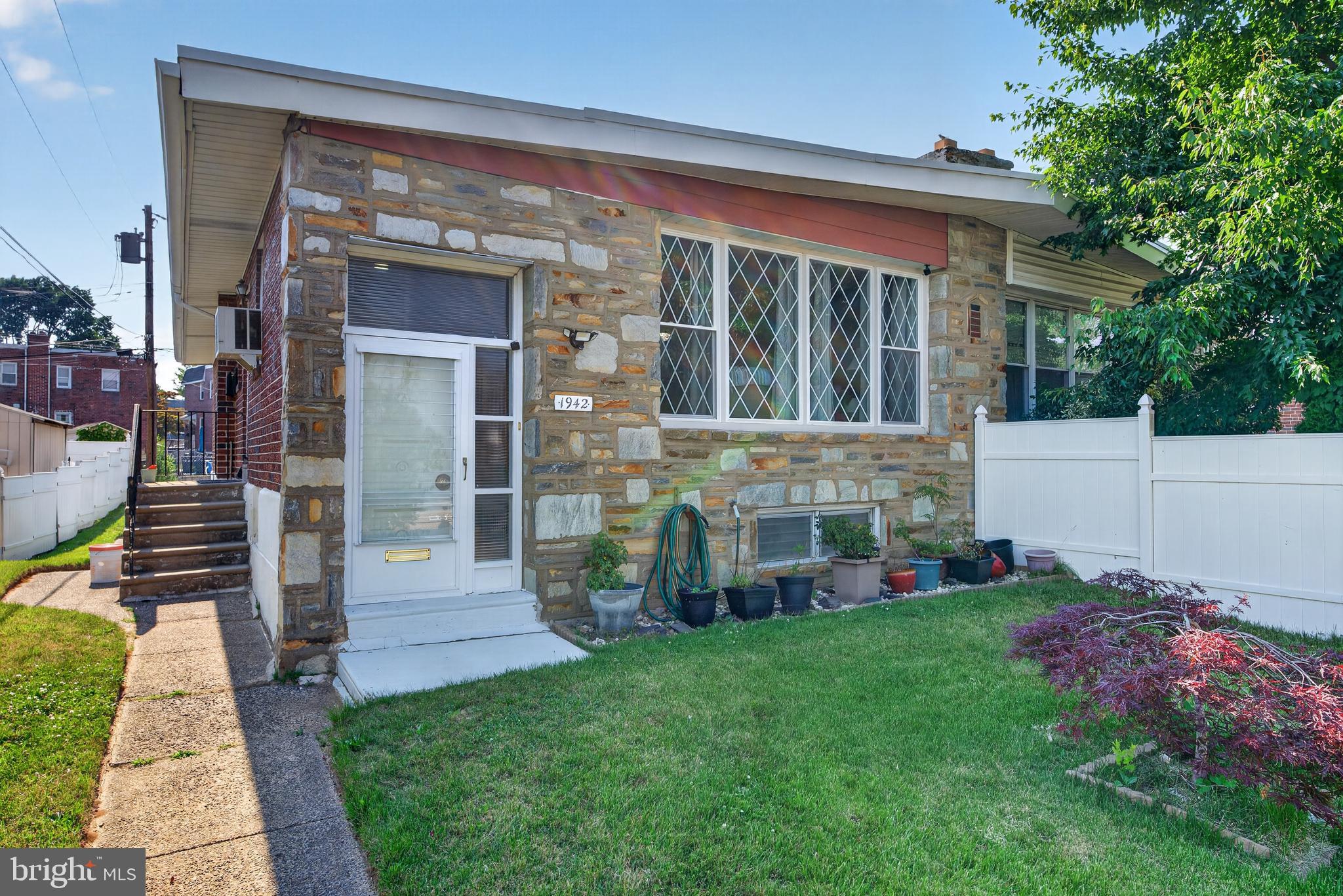 1942 Nester Street Philadelphia, PA 19115 - Photo 3 of 33