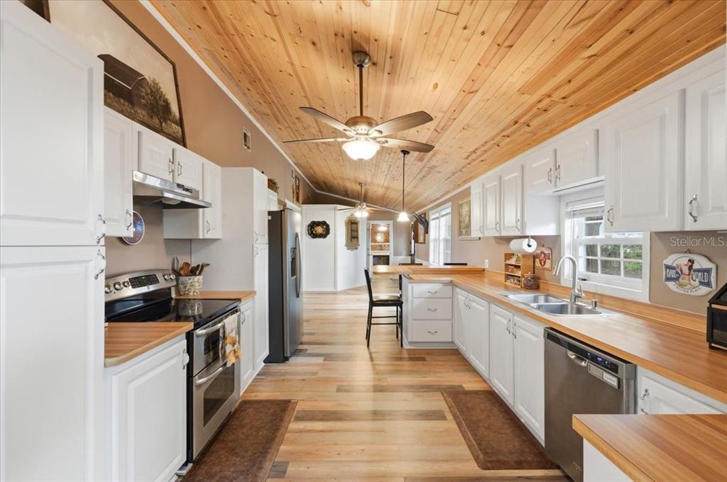 4205 North Combee Road Lakeland, FL 33805 - Photo 9 of 52