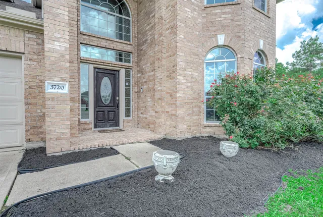 $395,000 | 3720 Armand Drive, Dickinson, TX 77539