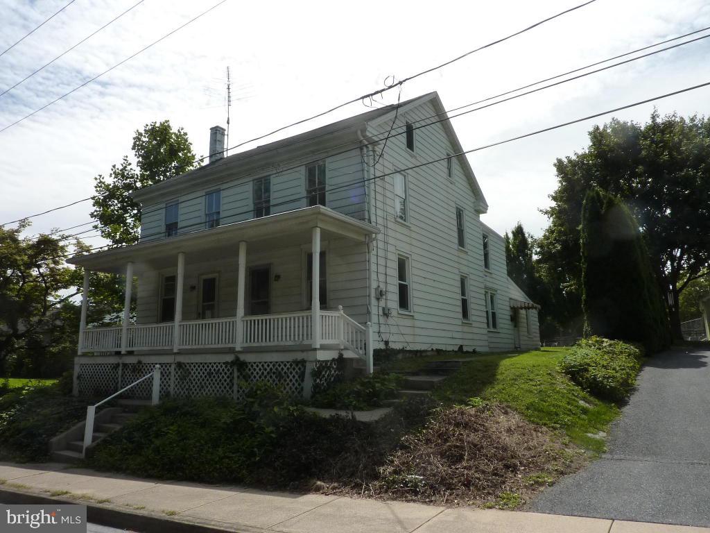 34 Maple Street Lititz, PA 17543 - Photo 4 of 29