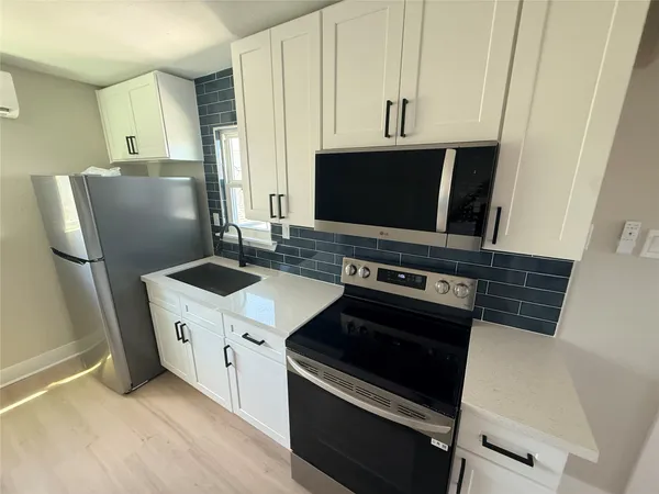 $1,250 | 2919 Avenue K, Unit 3, Galveston, TX 77550