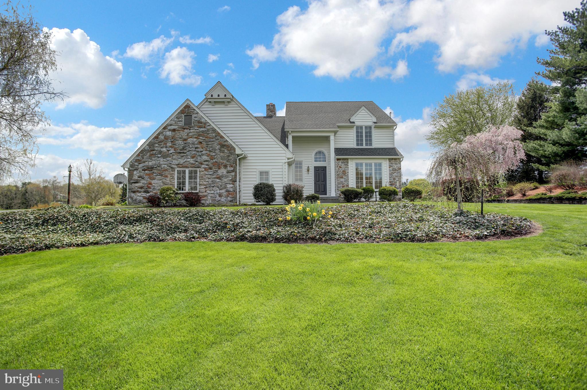 12 Strawberry Lane Lititz, PA 17543 - Photo 1 of 43 Front View