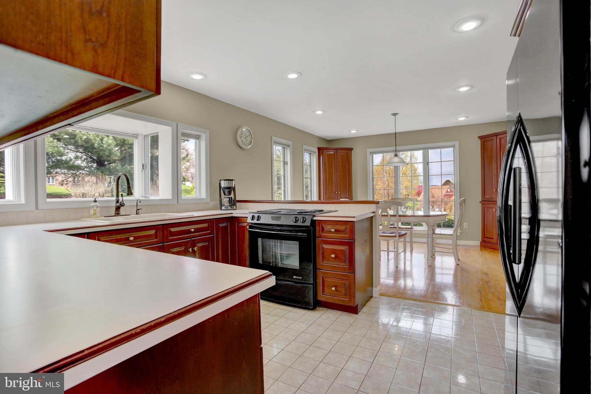 12 Strawberry Lane Lititz, PA 17543 - Photo 17 of 43 Kitchen
