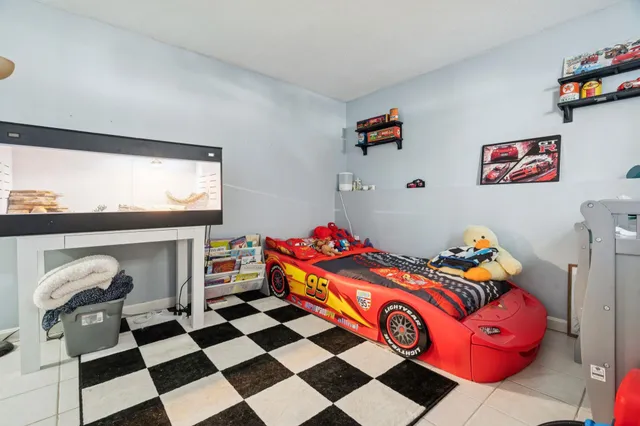 $325,000 | 41 L Derryfield Road, Derry, NH 03038