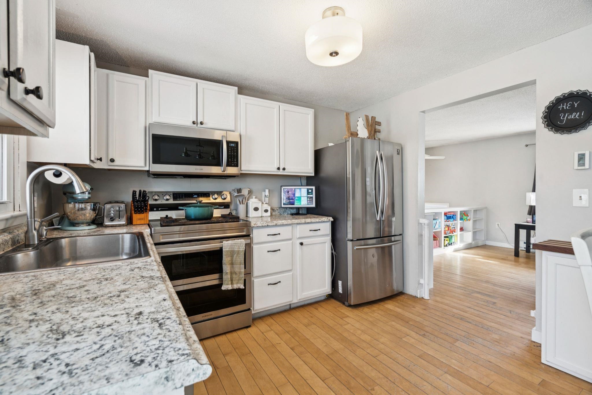 41 L Derryfield Road Derry, NH 03038 - Photo 4 of 24