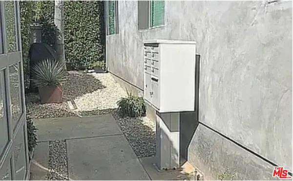 a view of entryway front of house