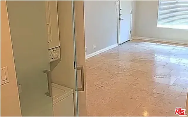 $3,190 | 866 Hilldale Avenue, Unit 3, West Hollywood, CA 90069