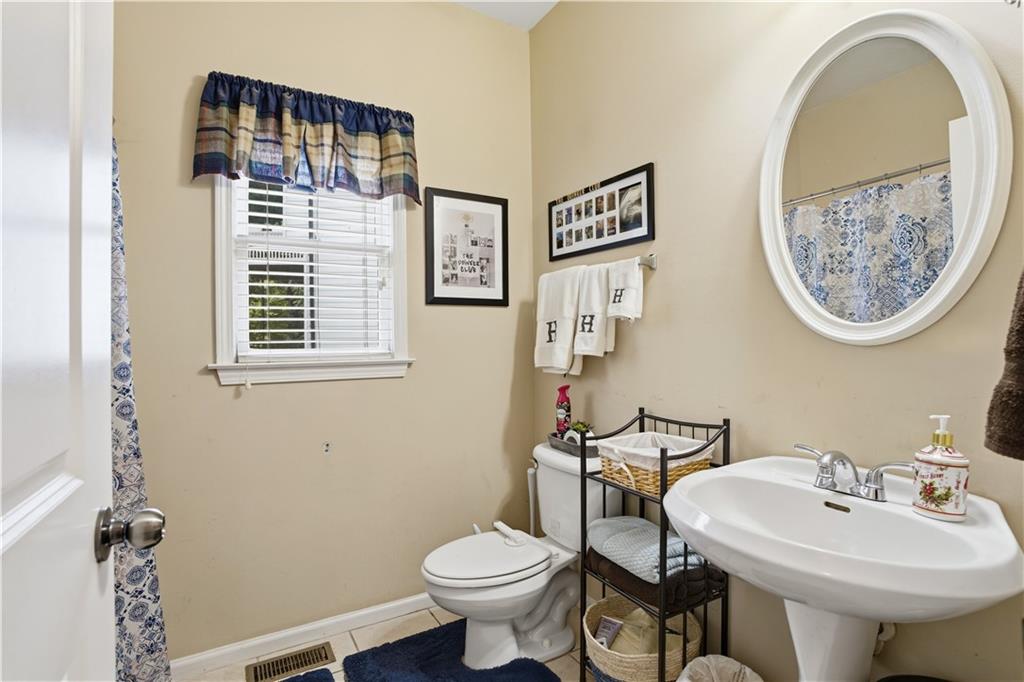 12 Laurel Way White, GA 30184 - Photo 7 of 47