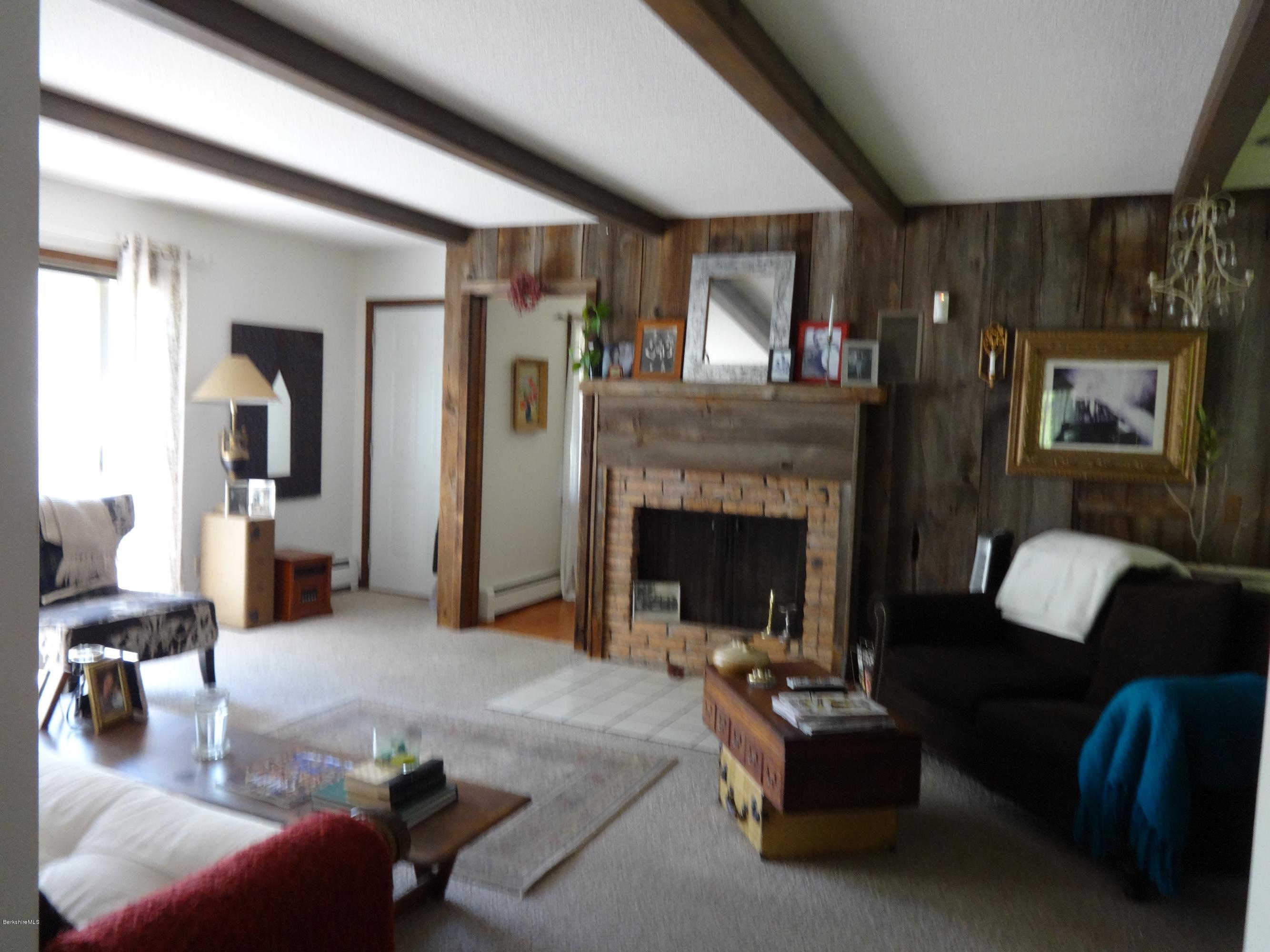 494 Tamarack Road Pittsfield, MA 01201 - Photo 4 of 47 048