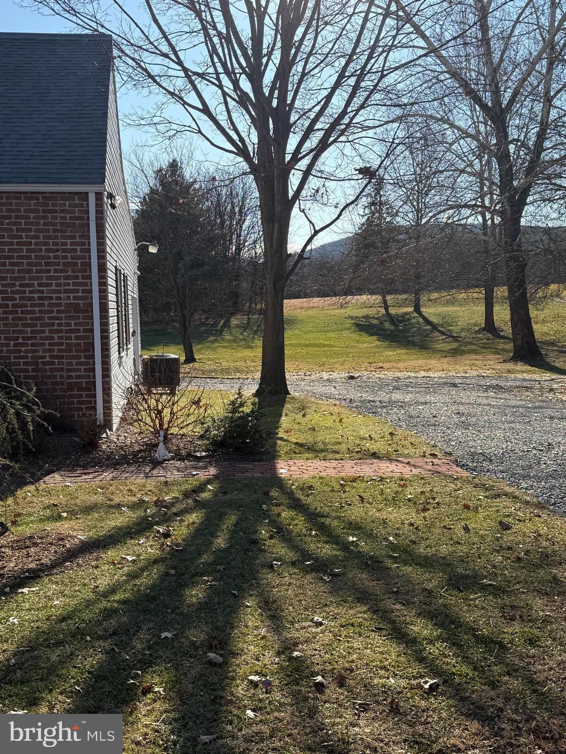 195 East Yellowbreeches Road Carlisle, PA 17015 - Photo 4 of 32