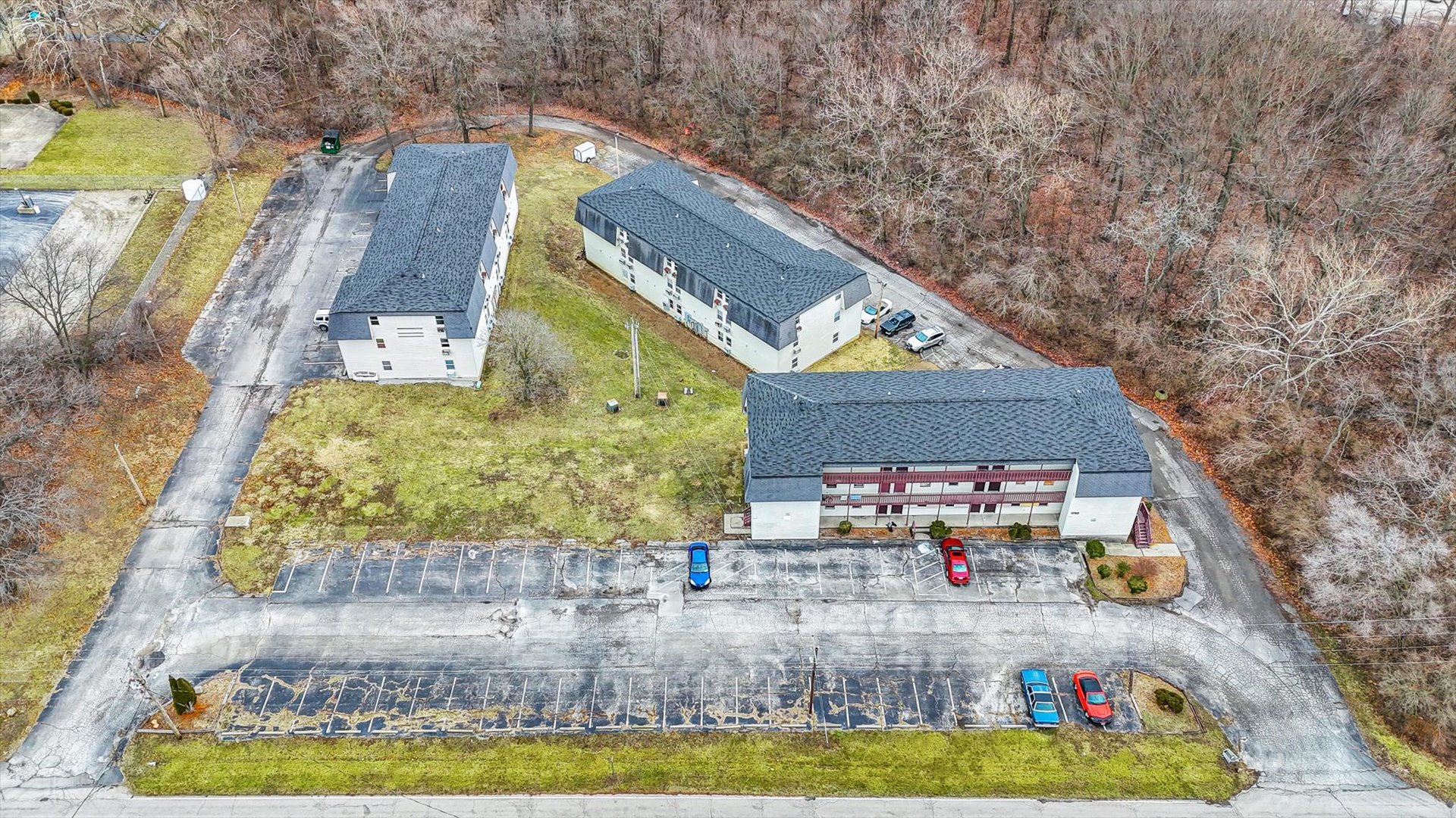 1740-1760 South Fairview Avenue Decatur, IL 62521 - Photo 5 of 26 a view of swimming pool with outdoor seating