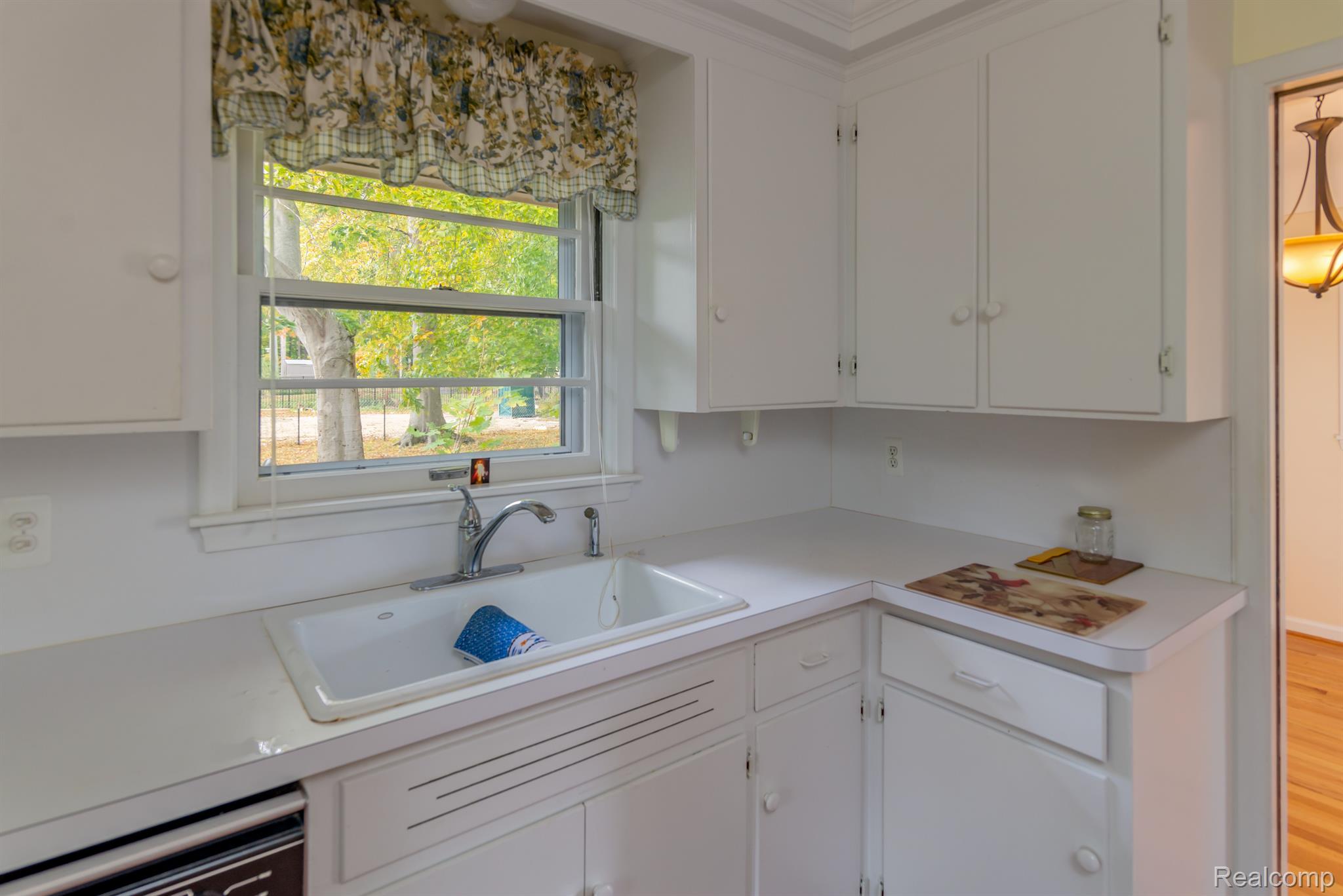 527 West Webster Road Royal Oak, MI 48073 - Photo 9 of 28 Gallery Image 9