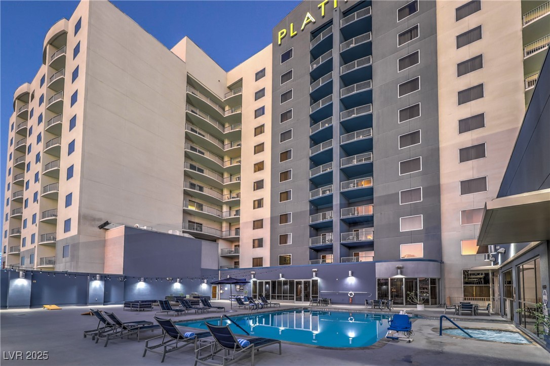 211 East Flamingo Road, Unit 1402 Las Vegas, NV 89169 - Photo 37 of 43 View of community pool