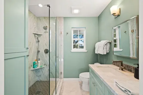 $6,998,000 | 220 Robin Road, Hillsborough, CA 94010