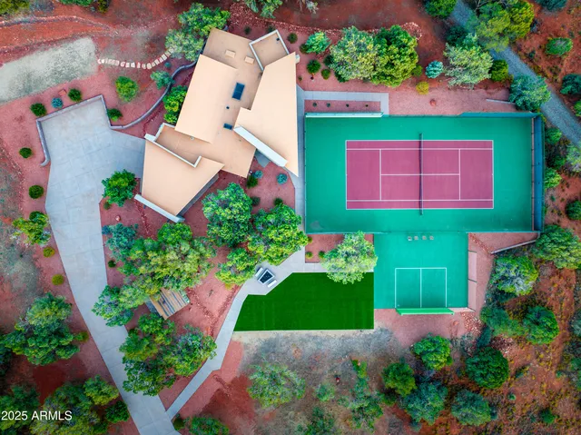 a view of a houses with a yard