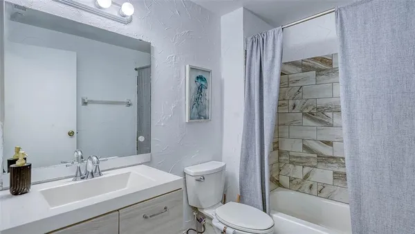 $2,000 | 5911 39th Avenue West, Bradenton, FL 34209
