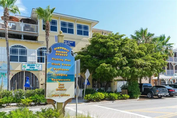 $2,000 | 5911 39th Avenue West, Bradenton, FL 34209