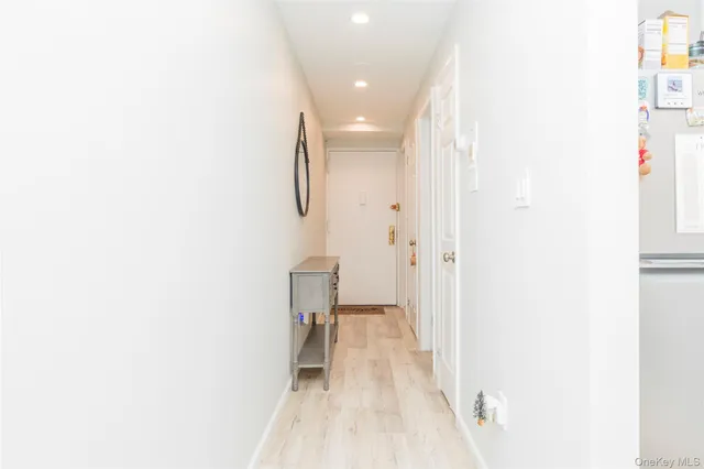 $1,800 | 2261 Palmer Avenue, Unit 1F, New Rochelle, NY 10801