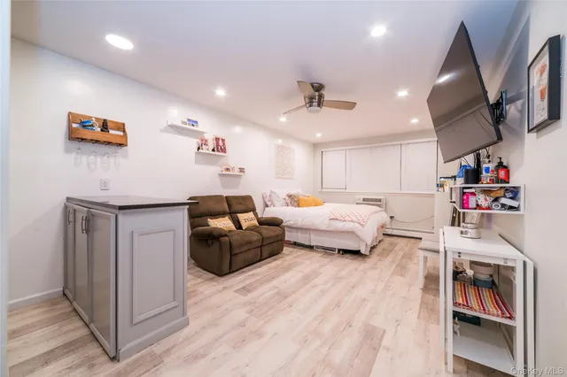 $1,800 | 2261 Palmer Avenue, Unit 1F, New Rochelle, NY 10801