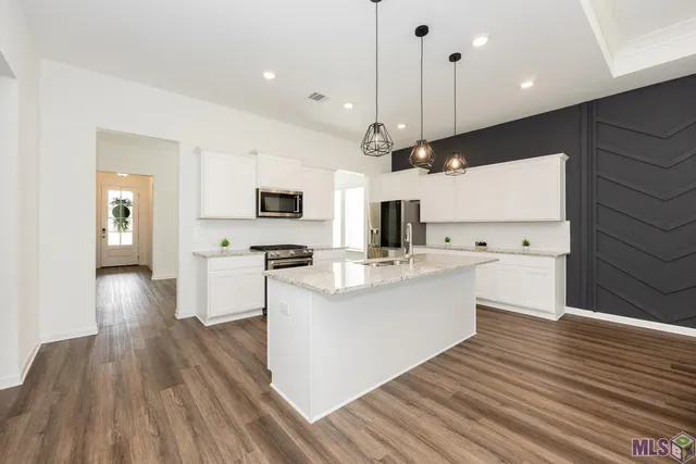 $380,000 | 58870 April Lane, Plaquemine, LA 70764