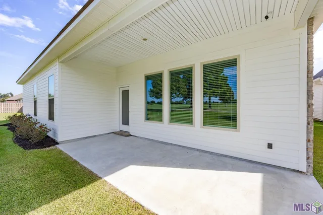 $380,000 | 58870 April Lane, Plaquemine, LA 70764