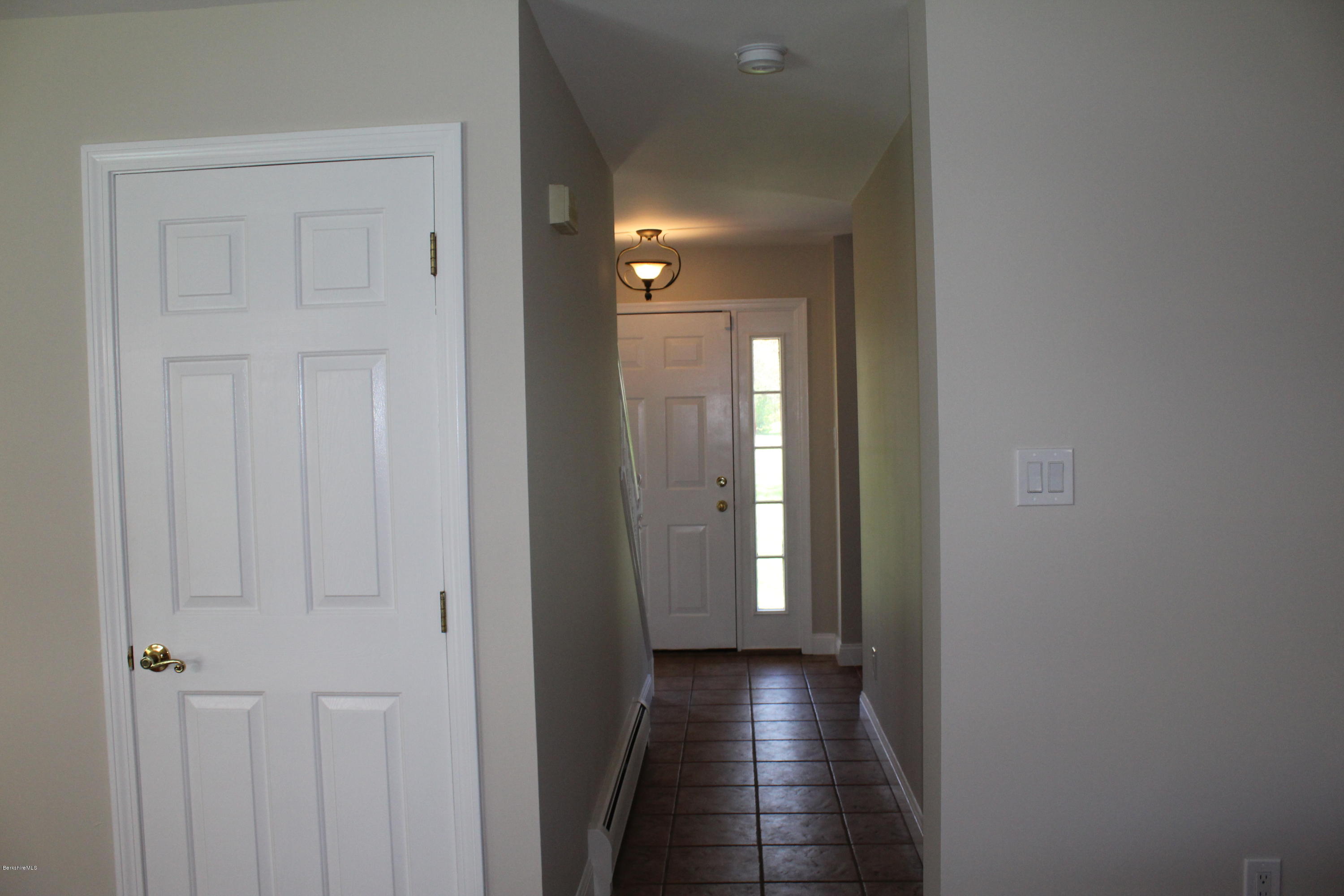 141 Balance Rock Road Lanesborough, MA 01237 - Photo 3 of 32 Entry