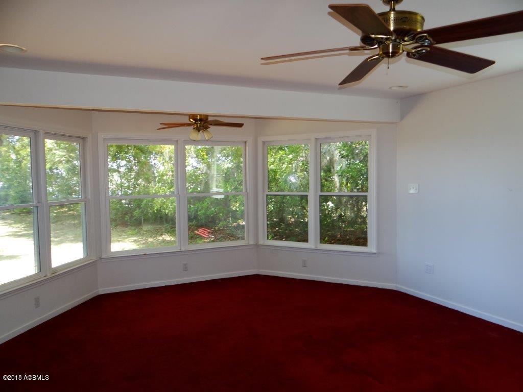 7609 Patterson Road Beaufort, SC 29906 - Photo 17 of 34 MASTER BEDROOM
